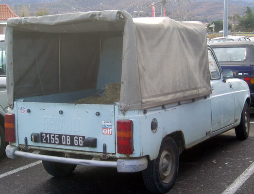 renault pickup.jpg