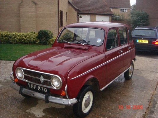 Red Renault 4.jpg